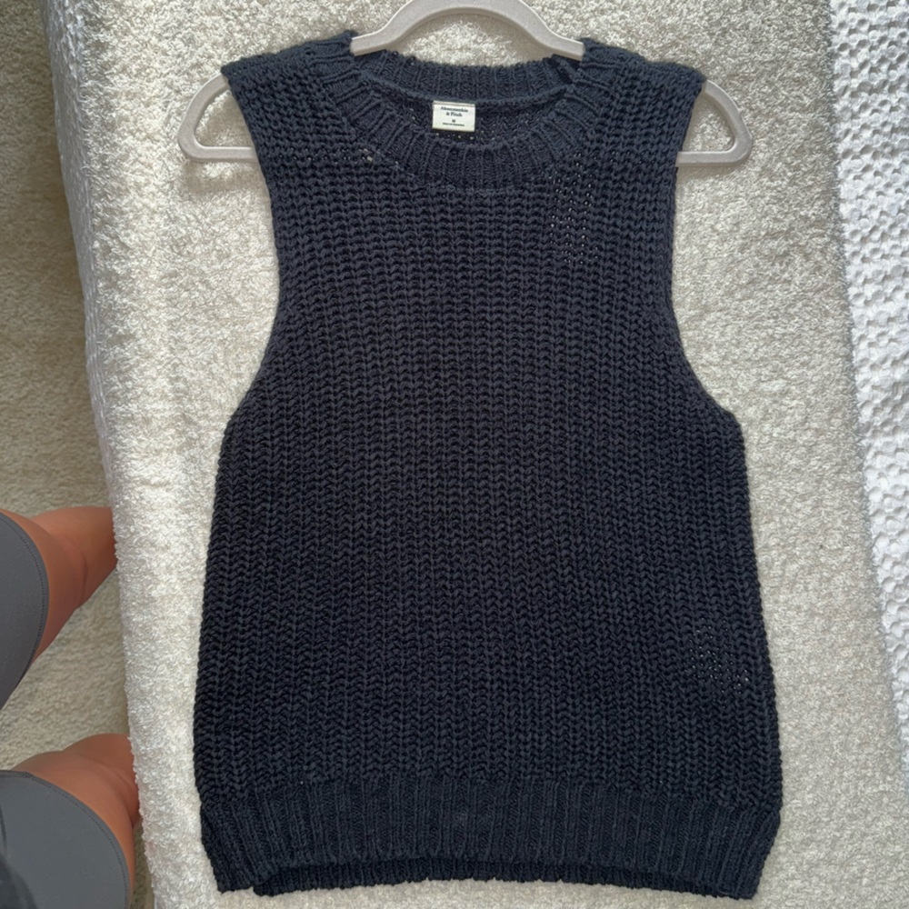 Abercrombie & Fitch Black Knit Sweater Vest - Medium NWOT